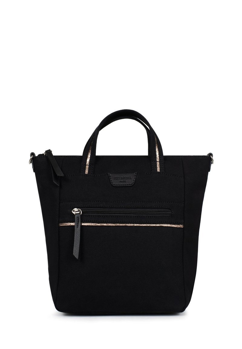 Borsa tote nera con manici doppi, dotata di una tasca frontale con zip e una striscia metallica decorativa lungo la parte superiore. Realizzata in tessuto resistente.