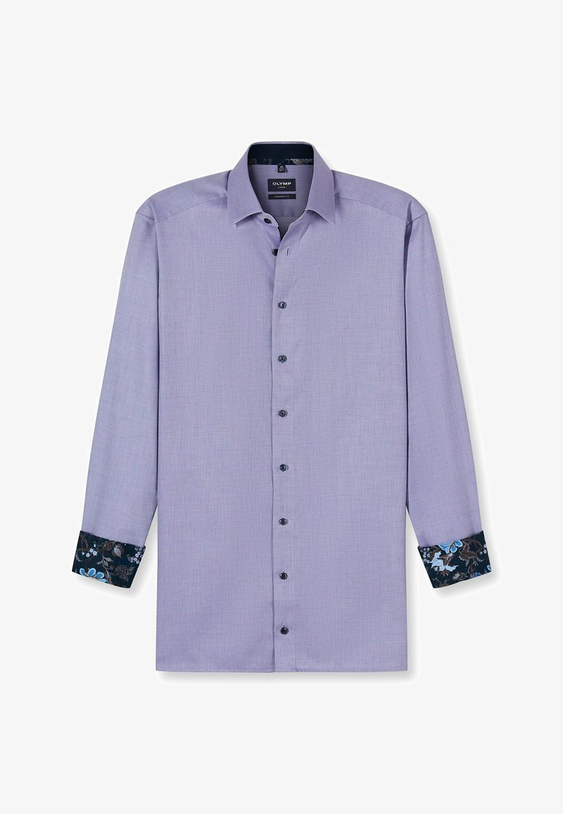 Hellblaues langärmeliges Hemd mit einem gemusterten dunkelblauen Bündchen. Es hat schwarze Knöpfe und einen klassischen Kragen. Texturiertes Material.