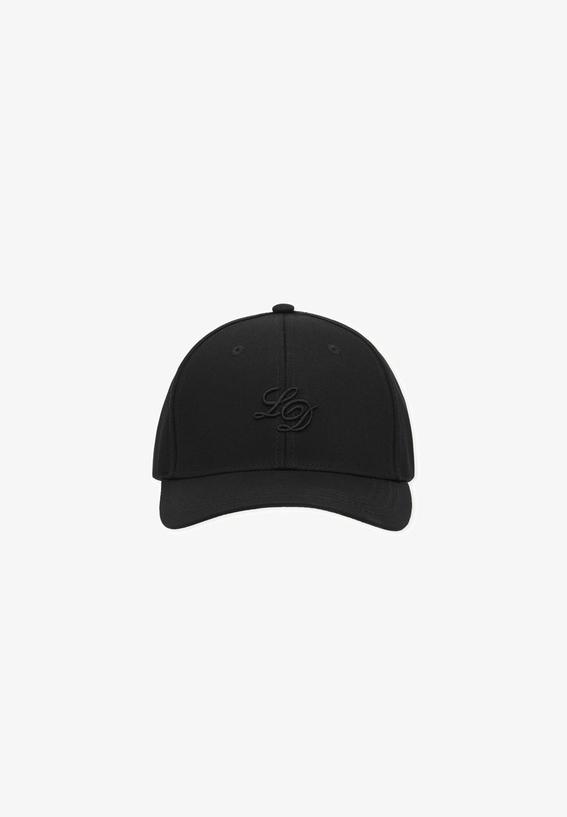 Casquette de baseball noire avec une visière incurvée et des initiales stylisées "LD" brodées au centre devant.