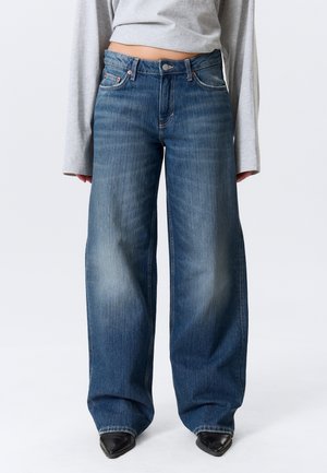 AMPLE LOW LOOSE  - Džínsy voľného strihu - mine blue