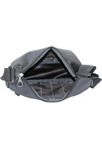 Borsa in tessuto grigio con una superficie testurizzata, apertura con zip, tracolla regolabile e interno foderato con un motivo sottile. Tasca interna con zip inclusa.