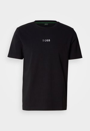 Svart t-shirt i bomull med korta ärmar, med en liten vit broderad "BOSS"-logotyp på bröstet. Enkel rund halsringning.