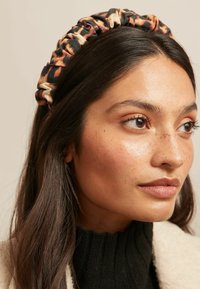 Next REGULAR FIT - Hair Styling Accessory - leopard print