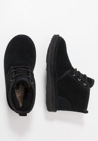 UGG - NEUMEL II UNISEX - Gležnjače s vezicama - black Minijatura 1