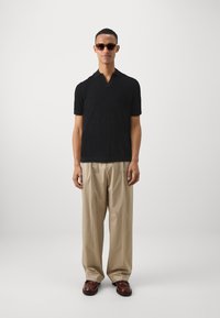 DRYKORN BRAIAN - Polo majica - black