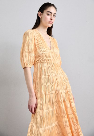 Maje ROBBY - Freizeitkleid - orange pale