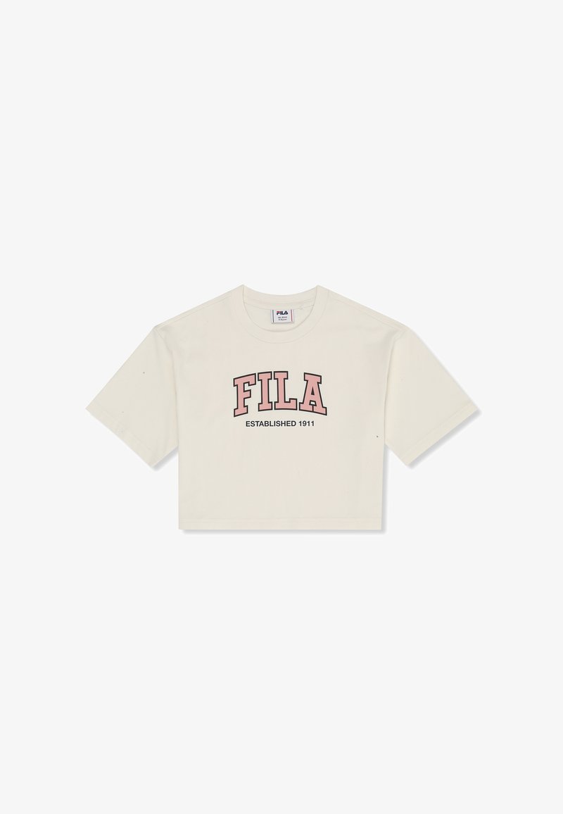 Camiseta corta de color blanco hueso con mangas cortas, que presenta el logo rosa de FILA y el texto "ESTABLECIDO 1911" en el frente.