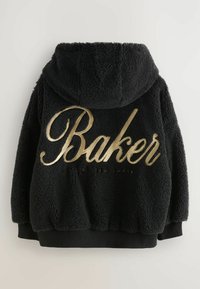 Felpa nera in pile con testo dorato "Baker" sul retro, caratterizzata da una texture morbida, cappuccio e polsini a costine per una vestibilità aderente.
