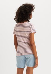 Levi's® PERFECT - Camiseta básica - cool chalk pink