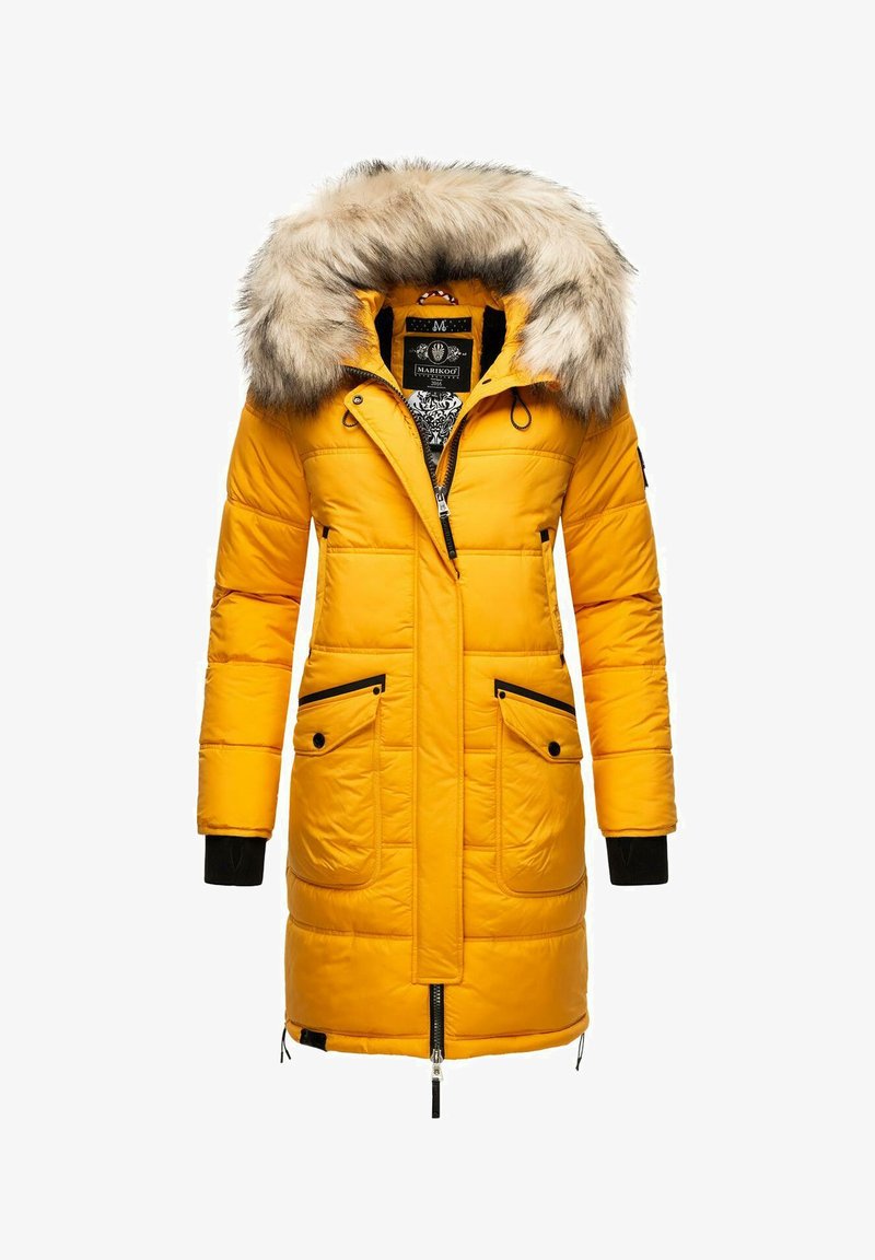 Gul polstret parka med hætte med pelskant, to frontlommer, sorte detaljer og lynlås. Teksturstof med kviltet mønster.