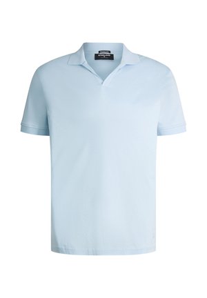 Lichtblauw poloshirt met korte mouwen, een zachte kraag zonder knopen en een Strellson-merklabel in de nek.