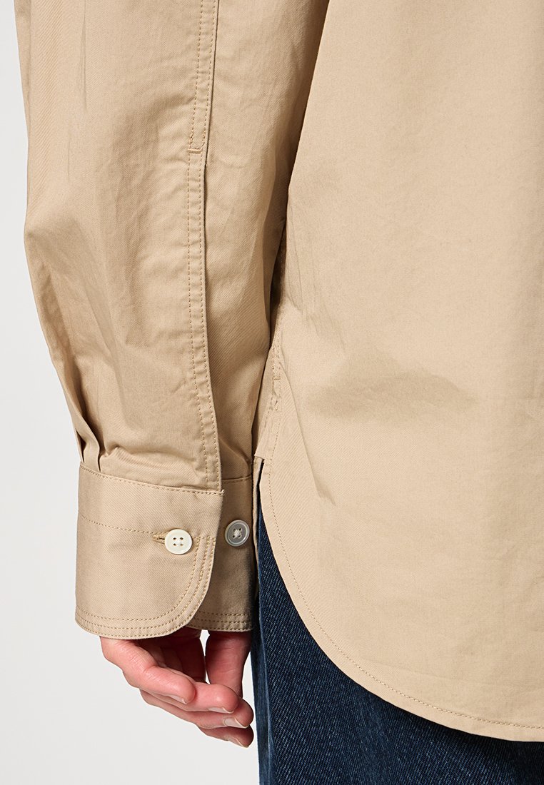 OVERSIZED FIT