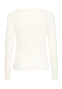 Balts garās piedurknes ribota krekls ar taisnu kakla izgriezumu un nedaudz viļņotu apakšmalu, attēlots no aizmugures uz vienkrāsaina fona.