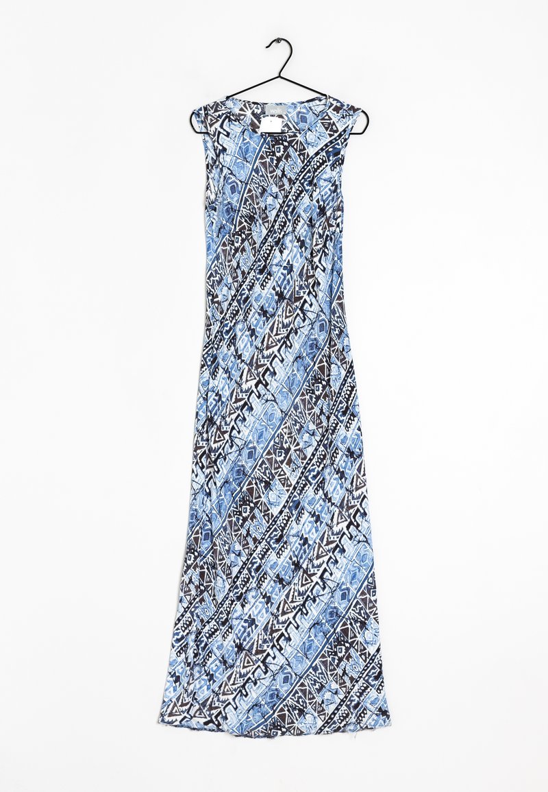 Robe longue sans manches présentant un motif géométrique bleu et noir. Fabriquée en tissu léger avec une silhouette droite. Suspendue à un crochet noir.