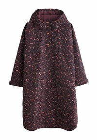 Pikakarvaline kapuutsiga vihmakate, millel on musta ja tumepunase leopardi mustriga, esikinnisnupud ja küljetaskud.