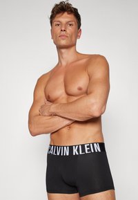 Calvin Klein Underwear TRUNK 3 PACK MODERN STRUCTURE COTTON - Trumpikės - white/mad grey/mediterrane