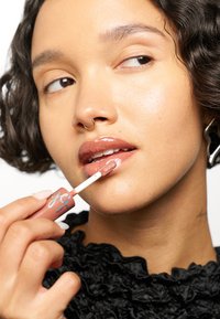 BH Cosmetics LOS ANGELES 411 LIP GLAZE HIGH SHINE CREAM GLOSS - Lipgloss - hush