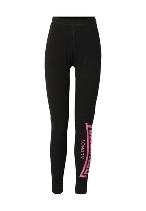 Zwarte legging met hoge tailleband, voorzien van een roze verticale "Lonsdale London"-logo op het onderste rechterbeen.