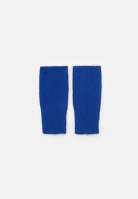 Blaue gestrickte Armwärmer mit einer weichen, strukturierten Oberfläche; gerippte Bündchen an beiden Enden.