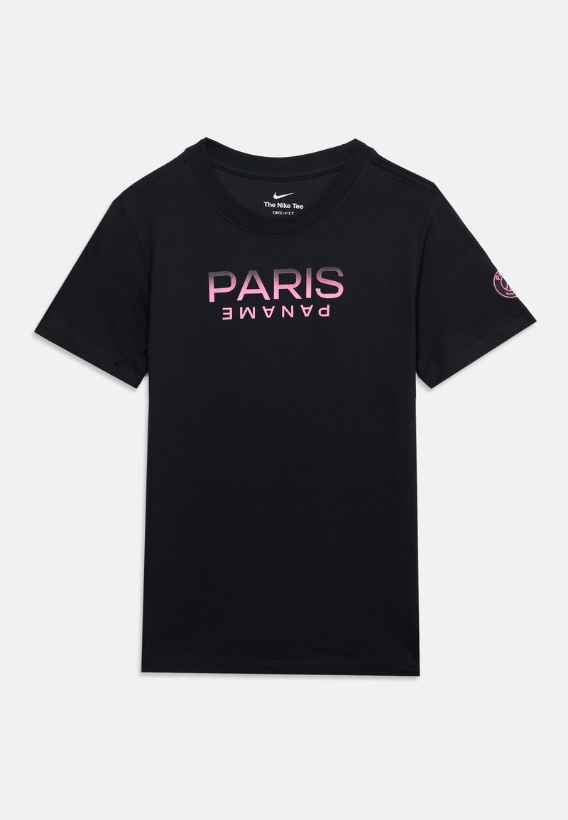 Μαύρο κοντομάνικο μπλουζάκι Nike με ροζ "PARIS" και ανάποδο κείμενο "PANAME" μπροστά και μικρό στρογγυλό λογότυπο στο αριστερό μανίκι.