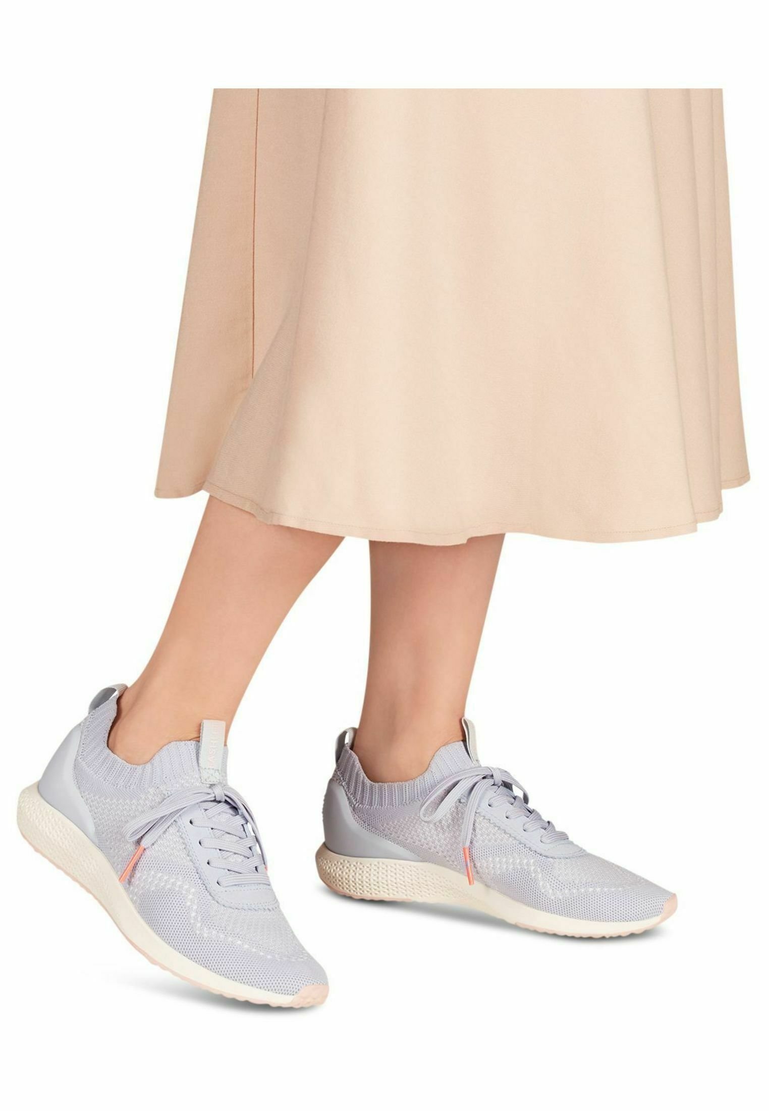 tamaris fashletics hellblau