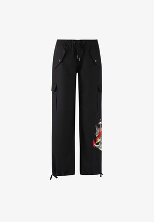 Pantaloni cargo neri con vita regolabile, tasche laterali e un motivo ricamato colorato sulla parte inferiore della gamba. Tessuto morbido e textured.