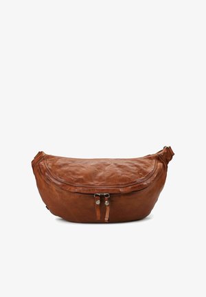 Bruine leren heuptas met dubbele ritssluiting en verstelbare band, afgebeeld tegen een witte achtergrond.
