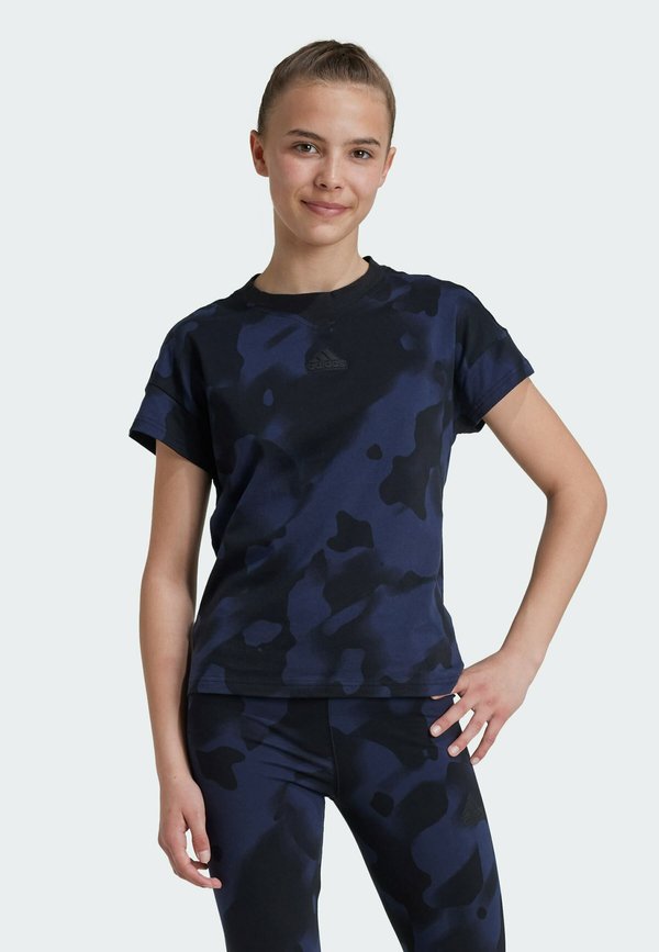 FUTURE ICON CAMOUFLAGE PRINTED KIDS - T-Shirt print