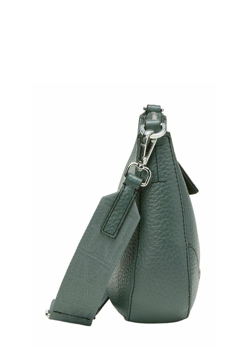 Grüne Ledertasche mit strukturiertem Finish, ausgestattet mit einem Reißverschluss, silbernem Beschlag und einem abnehmbaren gemusterten Trageriemen.