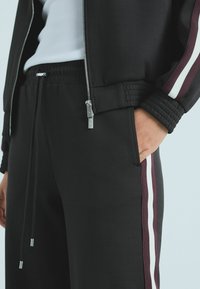 Next SIDE STRIPE JOGGERS - Träningsbyxor - black white