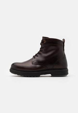 BOOT - Šněrovací kotníkové boty - dark brown