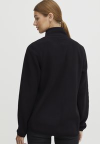 Oxmo OXNYMFE - Fleece jacket - black