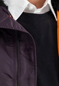 Alpha Industries Zimska jakna - plum