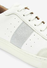 Next FOREVER COMFORT - Sneakers - white  silver
