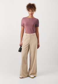 Vero Moda Tall VMPANDA - Navadna majica - rose brown