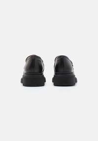 bStore Našuchovačky - black shiny