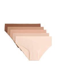 Vijf paar damesondergoed in verschillende tinten nude. De stof heeft een gladde textuur en een eenvoudig, naadloos ontwerp.