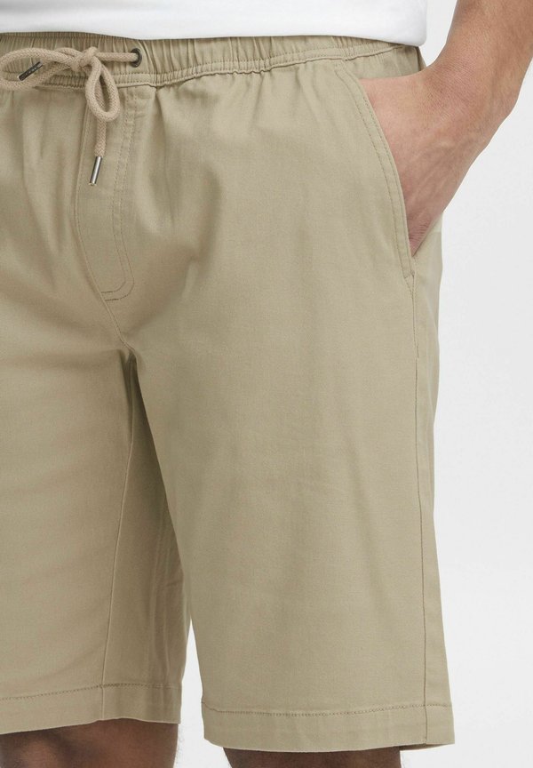 BHMBHKVANT REGULAR FIT - Shorts - dune3