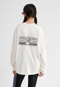 Thumbnail Image 2