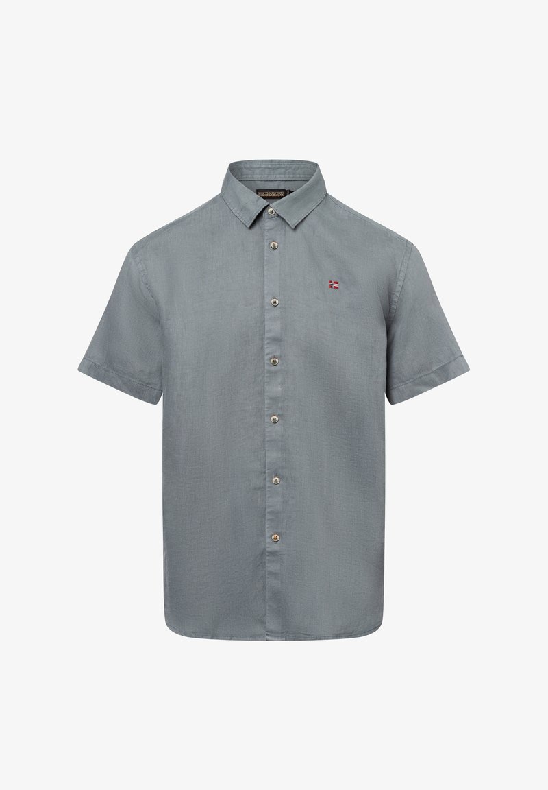 Korte mouw knoopshirt in lichtgrijze stof. Heeft een klassieke kraag, knopen aan de voorkant en een klein rood-wit logo op de borst.