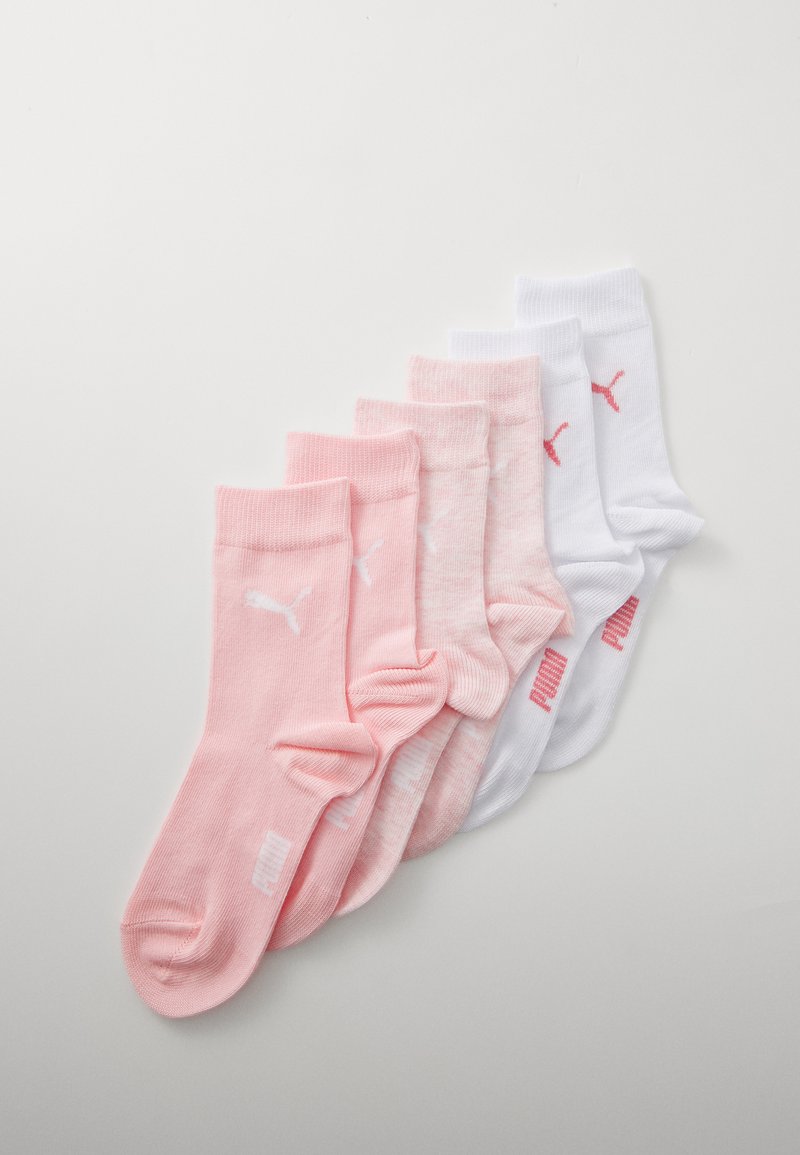 Seks par ankelsokker i rosa, lyserosa og hvit. Materialet er et mykt bomullsmiks og har små logoer i kontrastfarger.