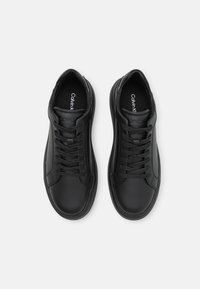 Calvin Klein LACE UP - Tossud - triple black