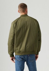 Levi's® FILBERT FLIGHT JACKET - Bomberjacks - green