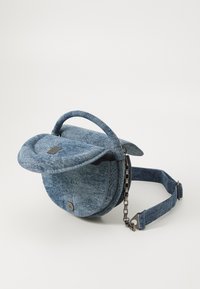 Thumbnail Image 4