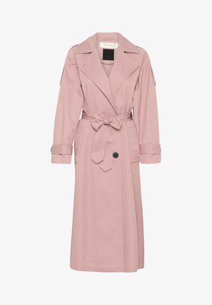 Cappotto trench rosa realizzato in tessuto leggero, con vita rifinita da cintura, ampio colletto e chiusura a bottoni. Include fasce per i polsini e tasche laterali.