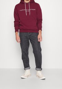 Tommy Hilfiger Bluza z kapturem