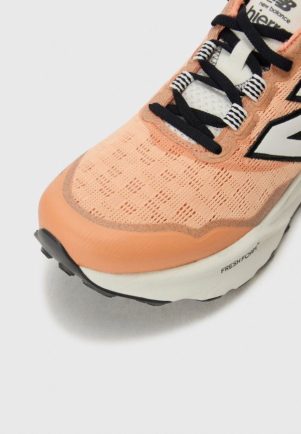 FRESH FOAM X HIERRO V9 - Trail running shoes - dried orange4