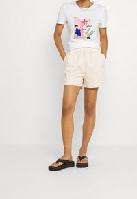 Vero Moda Camiseta estampada - white