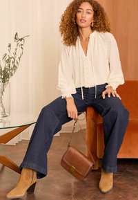 Love & Roses REGULAR FIT - TIE NECK DOBBY - Blúzka - white