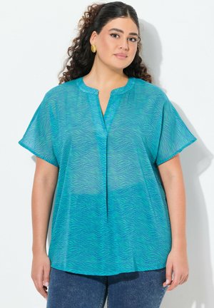 Ulla Popken SUMMERTIME ZEBRA PRINT SHORT SLEEVE - Blouse - deep aqua